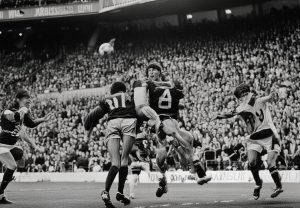 哈迪拉与比尔的精彩对决比分揭晓赛季最新战绩分析